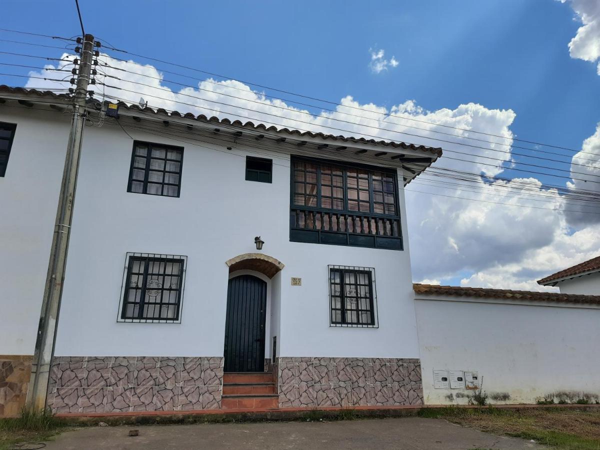 Aparta Hotel El Refugio De Maria Villa de Leyva Ngoại thất bức ảnh
